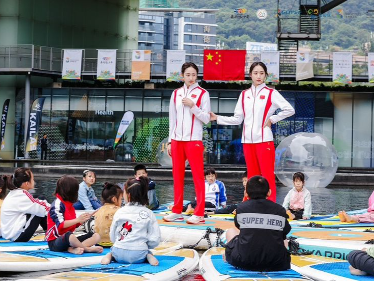奔跑吧，少年！奥运冠军闪现第八届大湾区“山海盐田”青少年体育文化嘉年华
