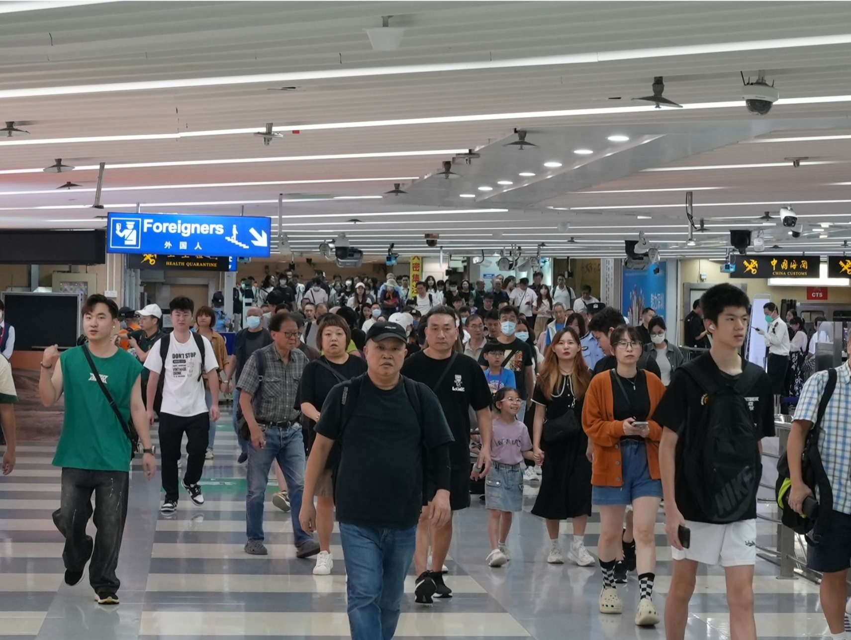 11月20日起深圳湾口岸试点启用“免出示证件”通道