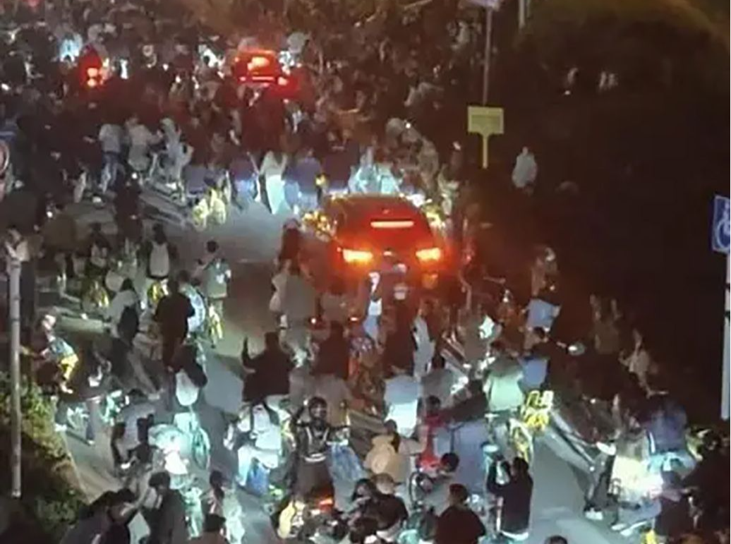 “夜骑开封”引发郑州交通拥堵，多个官方平台发声呼吁“降温” 