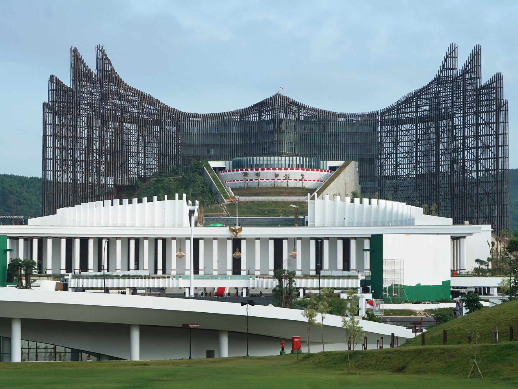 印尼正式取消雅加达首都地位并将其设为特区