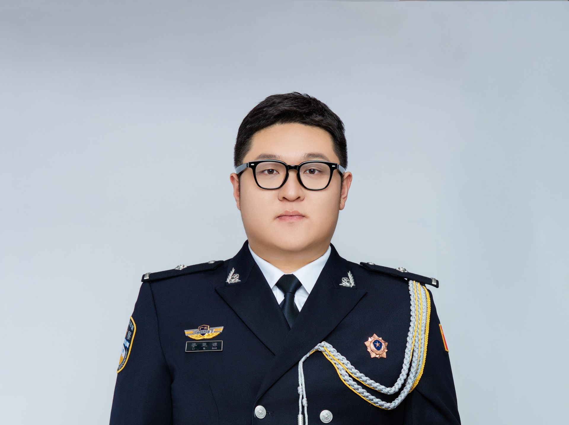 政法群英榜丨李亚谦：矢志从警一心为民，心有猛虎细嗅蔷薇