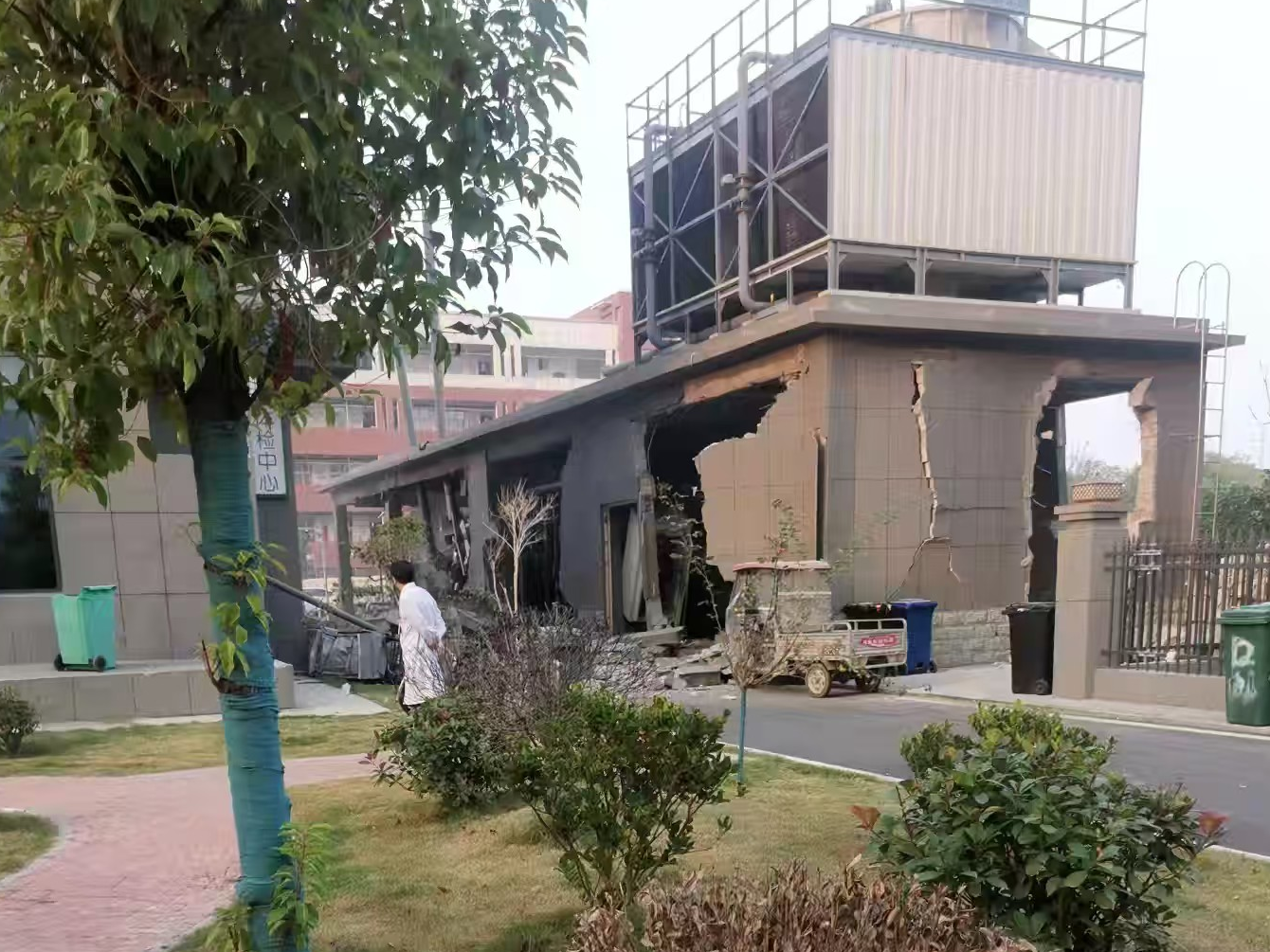 河南一医院发生爆炸致一医生身亡，目击者讲述惊魂一幕丨有料