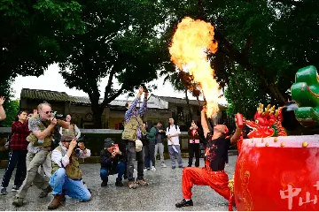 普利策奖、荷赛奖摄影大咖“组团”游中山，一起去打卡→