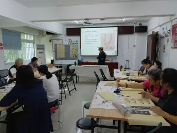 民新社区开展书法兴趣小组活动