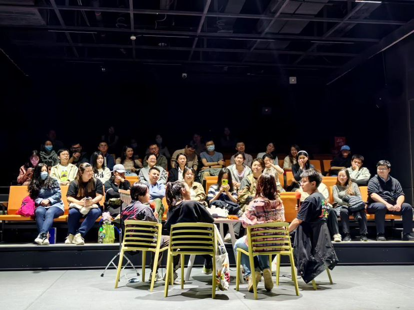 用播客笑对“deadline”，福田街道岗厦社区联手脱口秀喜剧演员打造特别节目