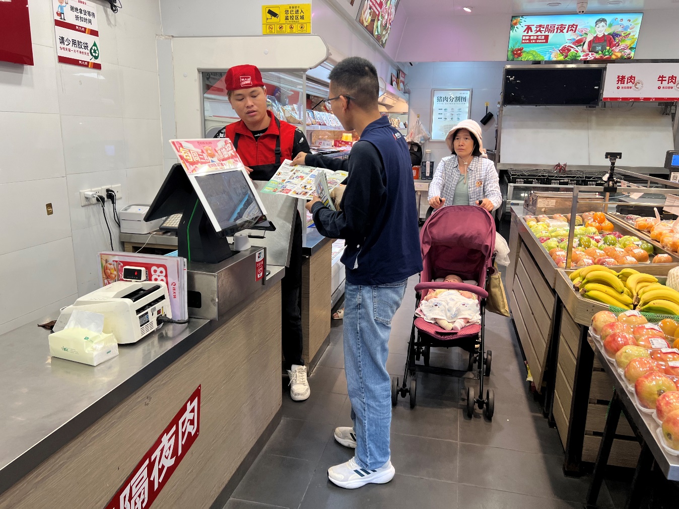 碧岭街道：禁毒宣传进商铺，携手共建和谐城