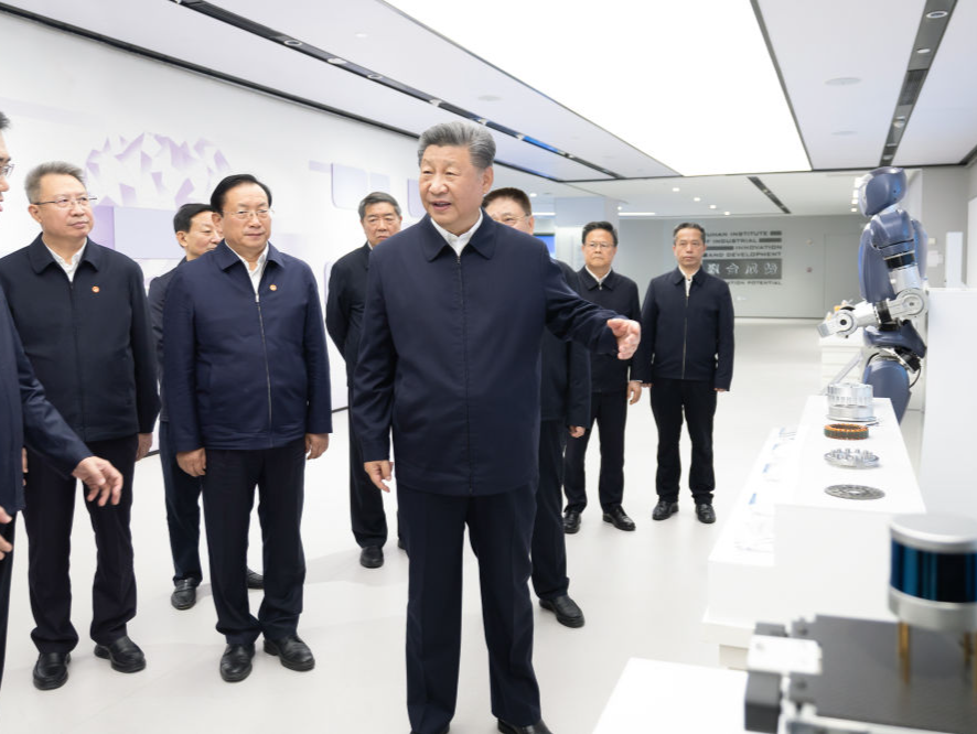 总书记湖北行｜记者手记：辽阔楚江天，大潮永向前