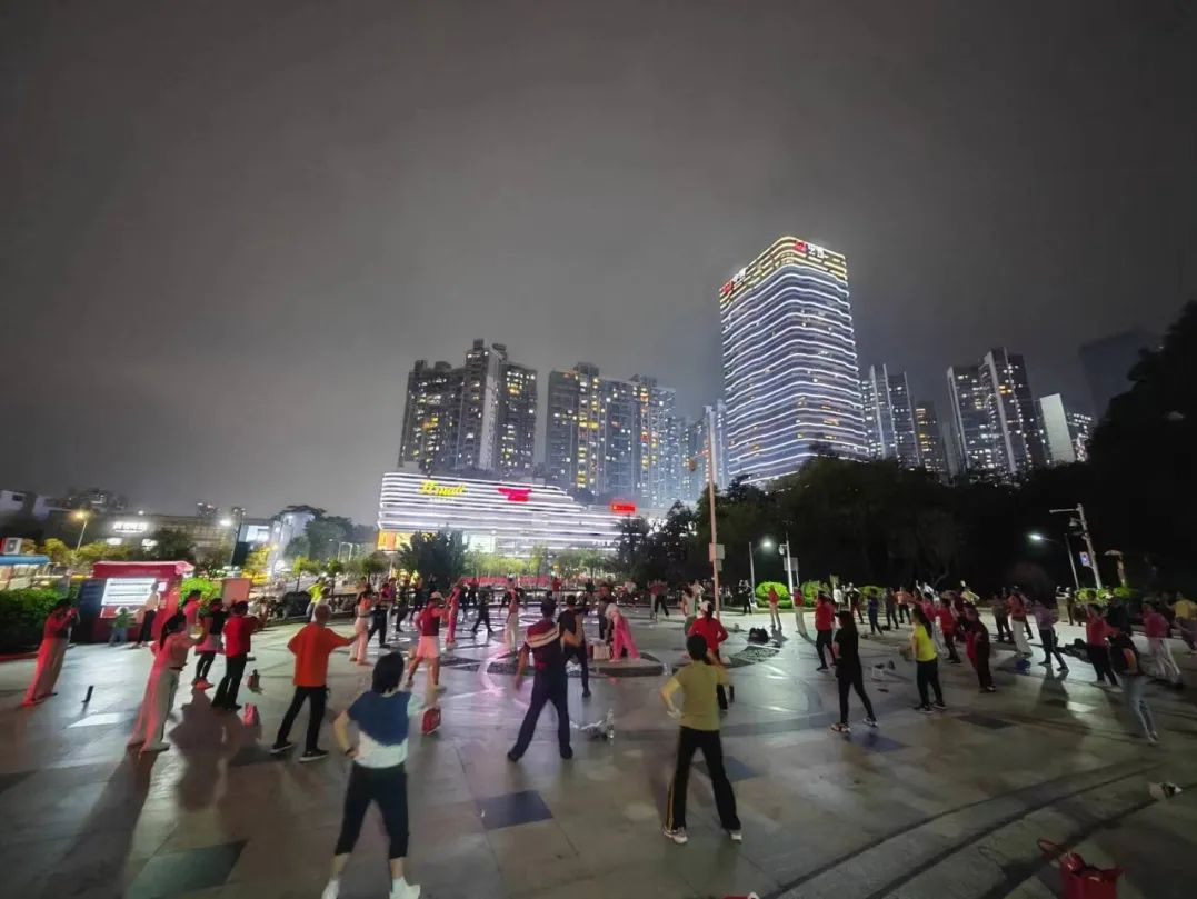 深圳20多个社区安装定向音响，高科技让广场舞不再扰民 