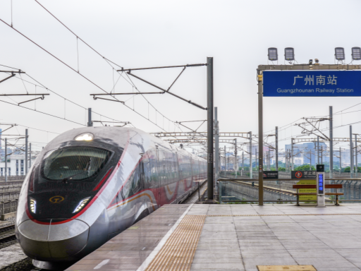 广州站→香港西九龙，1小时直达
