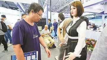 光会卖萌可不够，在高交会“混口饭吃”得有才！机器人都“卷”起来了