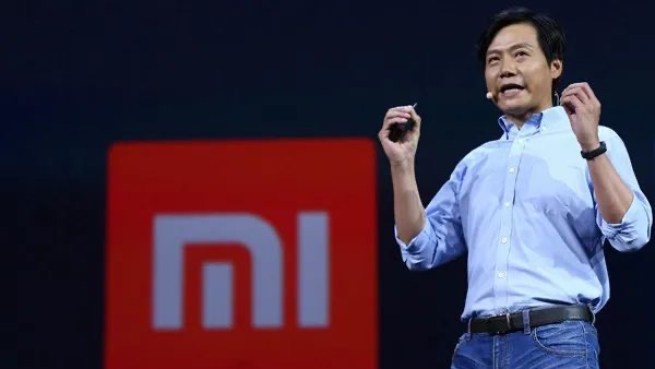 雷军真去拧螺丝了！发文宣布小米SU7已生产10万台