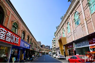 农房·新貌｜板芙镇：旧房穿“新衣”，四海商业街终于“旺”了