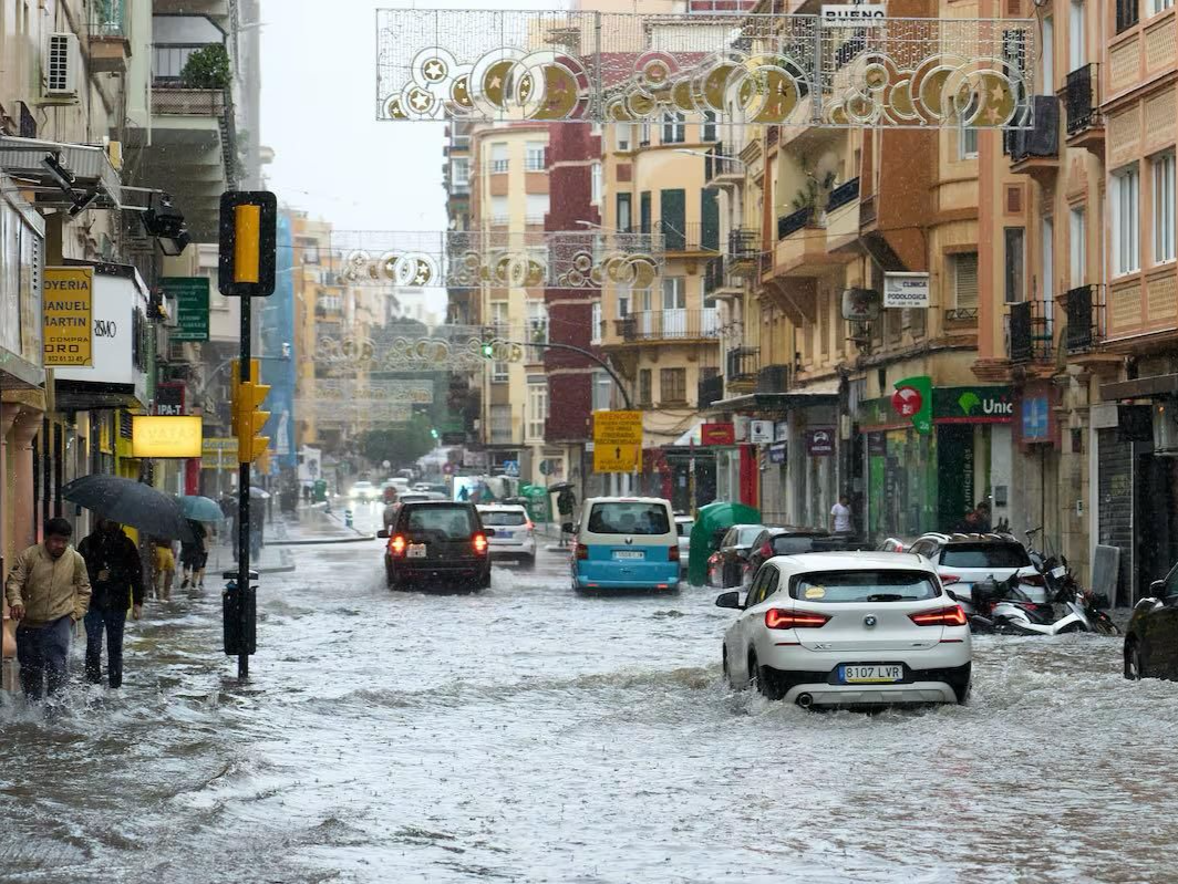 极端天气致西班牙数条铁路线路中断运营