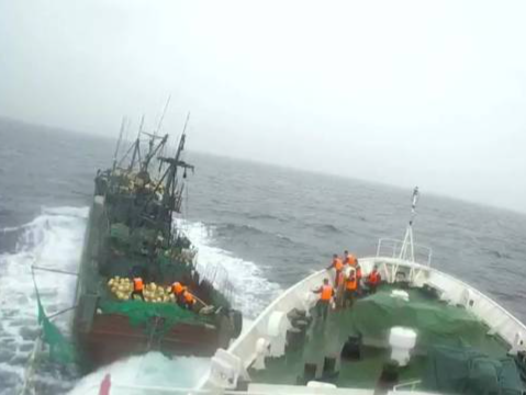 故意冲撞石山舰！中国海警通报：抓获违法嫌疑人17名