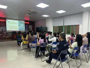 翠岭社区开展预防阿尔兹海默症讲座活动