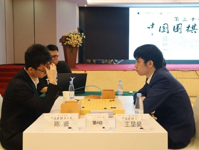 第34届中国围棋名人战十六强战龙岗战罢，围甲联赛冠军深圳龙华队成最大赢家