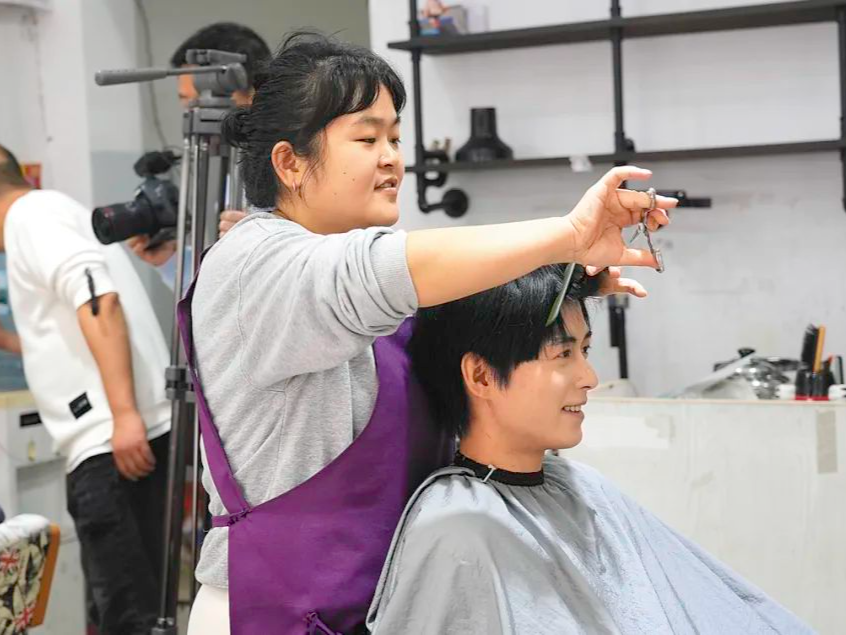 晓华理发店热度下降？她早有准备