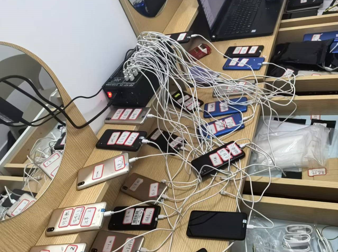 深圳移动携手警方重击电诈，捣毁“简易组网GOIP”窝点