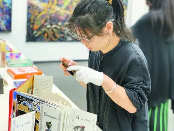 晶报特别报道│李昱兵和她的“漫衍”：一间线上独立书店的“漫”坚持