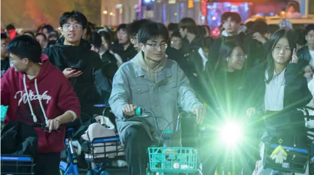 郑州、开封同时宣布：今晚禁行！