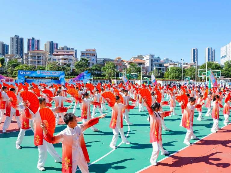 展华实验学校举行第二十一届体育文化季活动