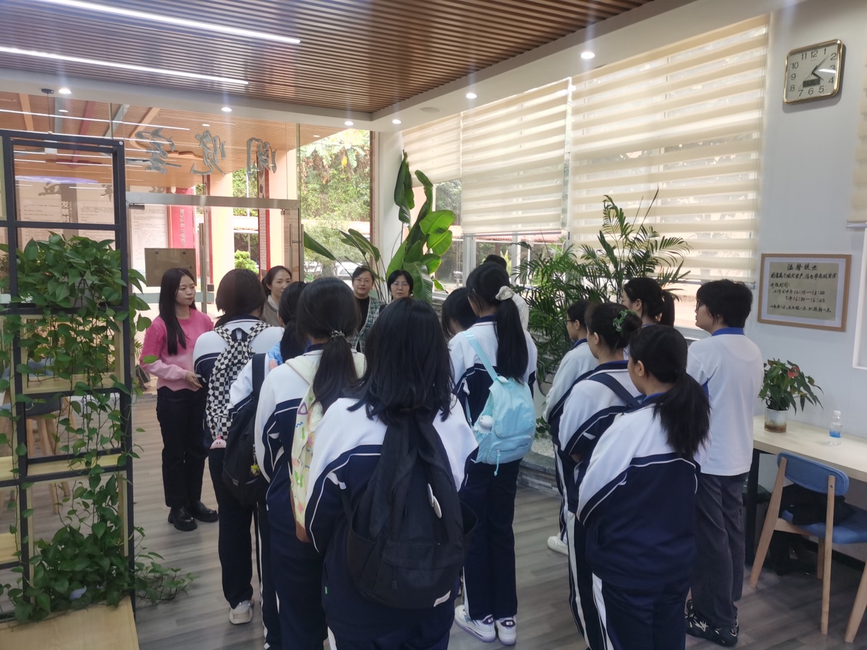 劳动育德超有范！校外实践龙职学子当助教
