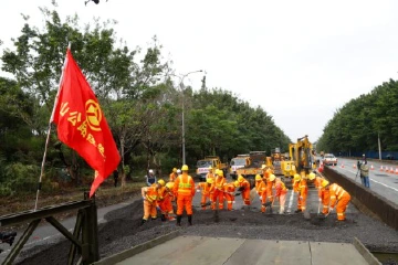 桥头路基坍塌司机被困？别慌，这是演练