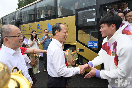 全国“村BA”卫冕总冠军中山沙溪队凯旋！