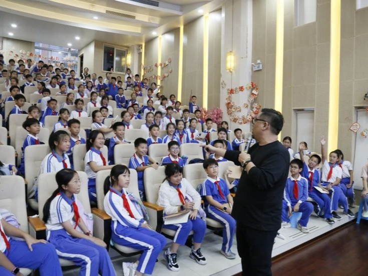 图书分享会《国宝学校》在盐田举办