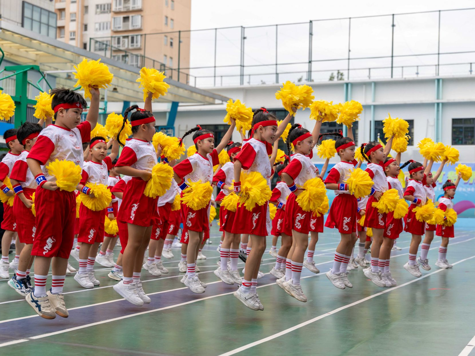 激情点燃！荔园小学园岭校区运动会开幕仪式举行