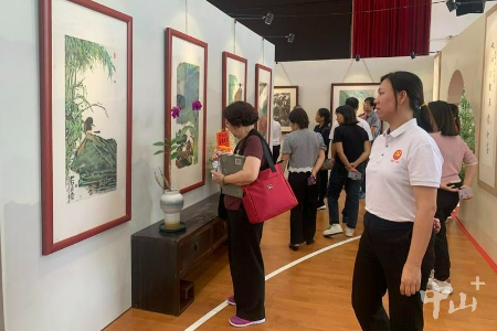 小榄校友捐出100万元，成立奖教助学基金