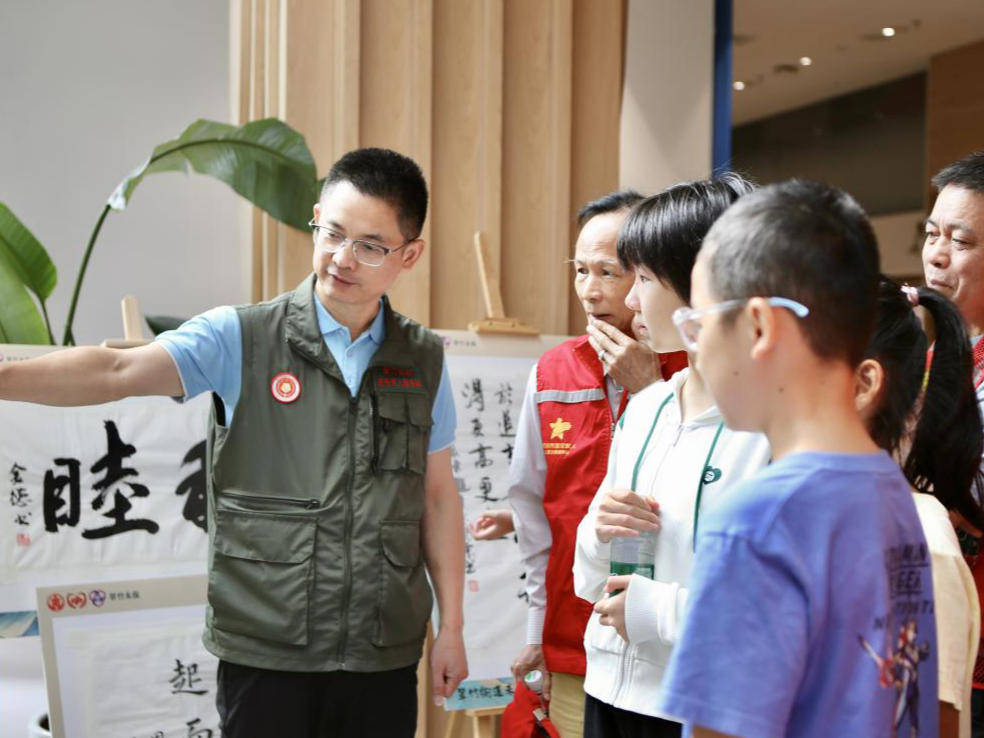 翠竹街道举办未成年保护主题书画展