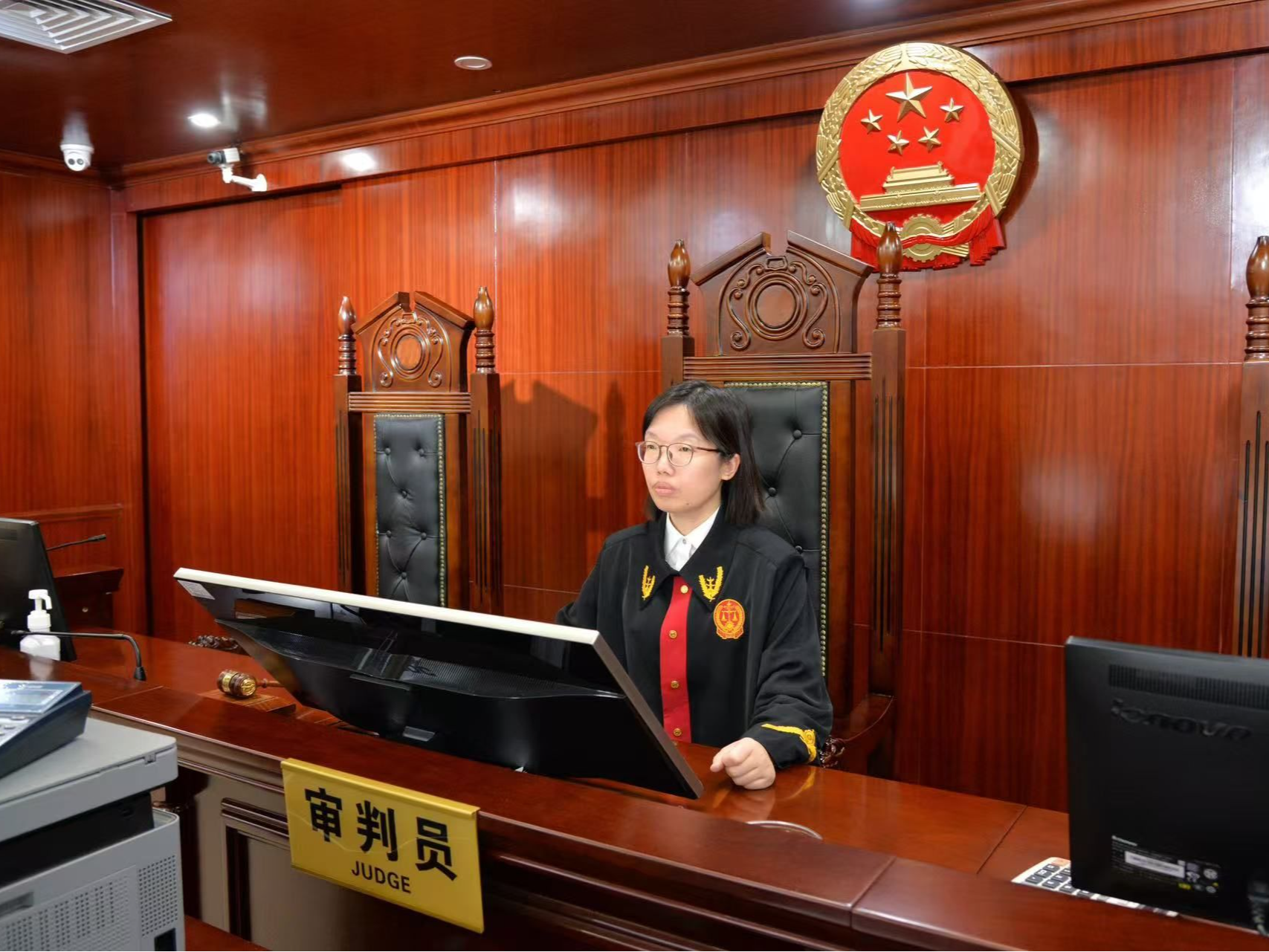 政法群英榜丨李晓霞：巾帼柔肩担正义，公正司法绽芳华