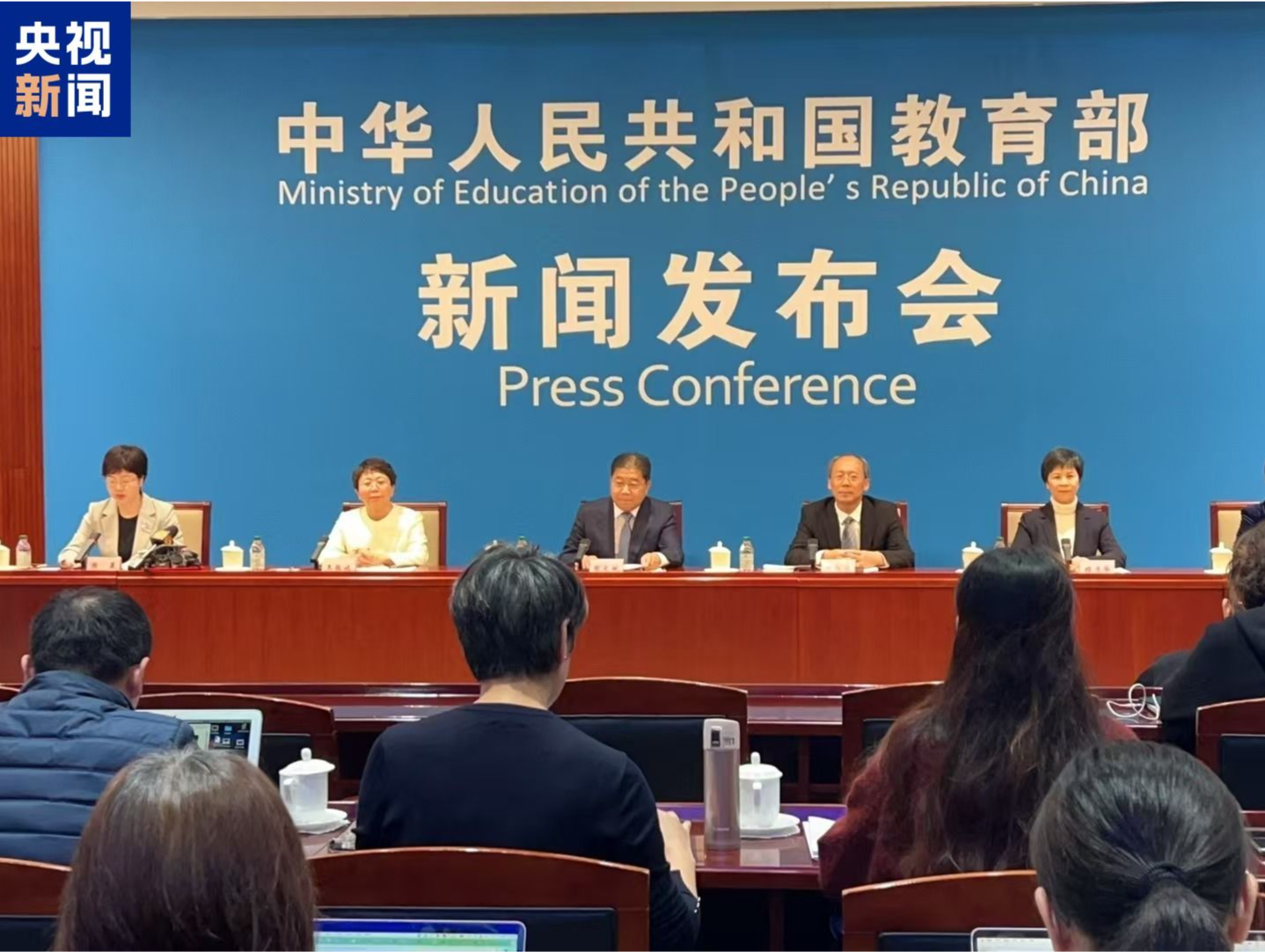 教育部：幼儿园聘任工作人员需做背景查询和健康检查