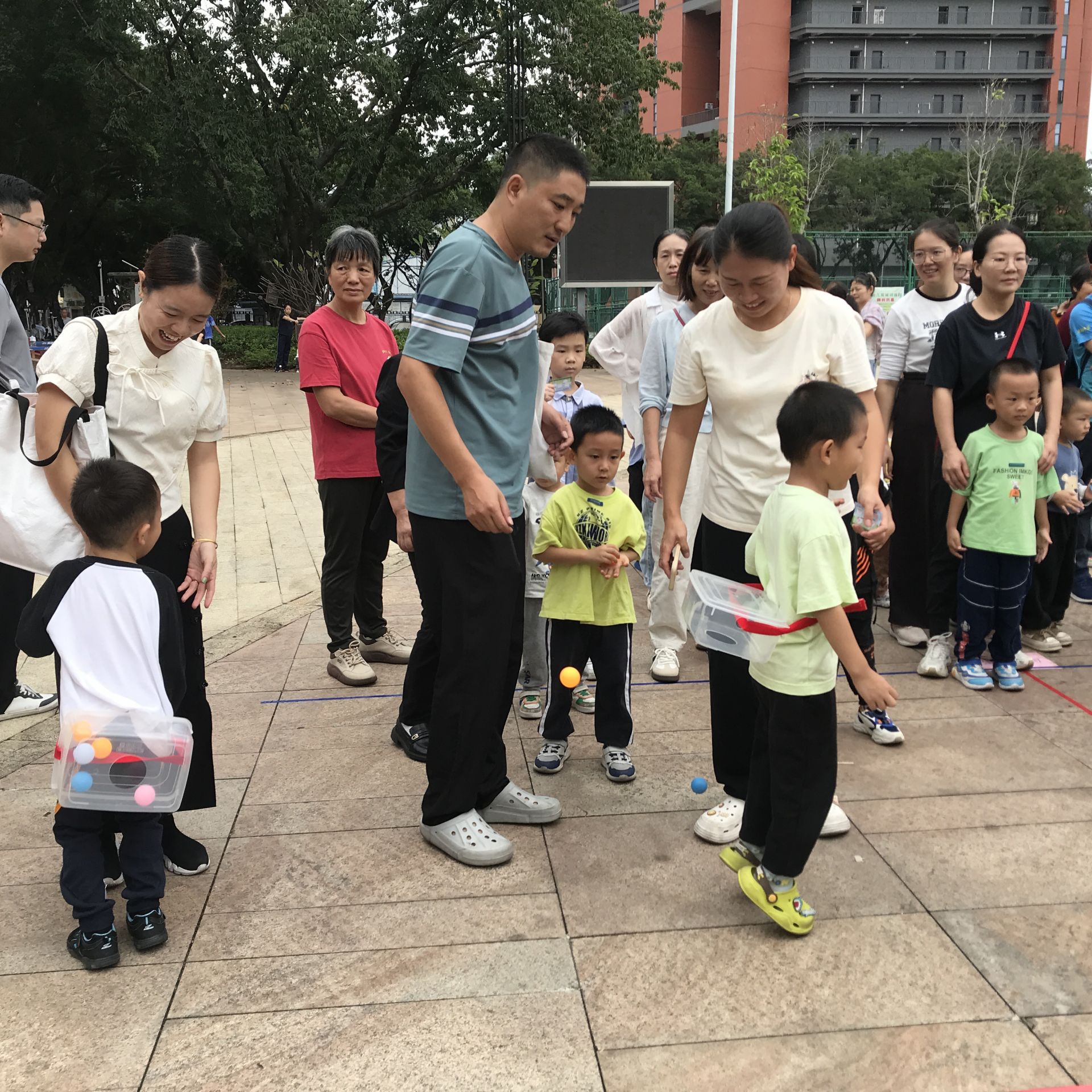 沙浦社区开展亲子运动会  