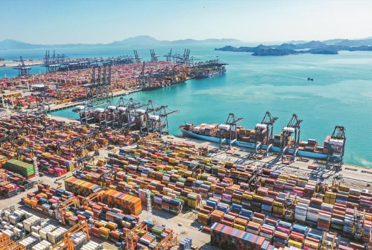 深圳港集装箱吞吐量再破3000万标箱，同比增长近14%！货物结构持续优化