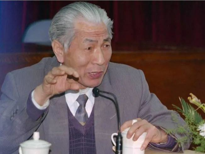 郑梦熊同志逝世