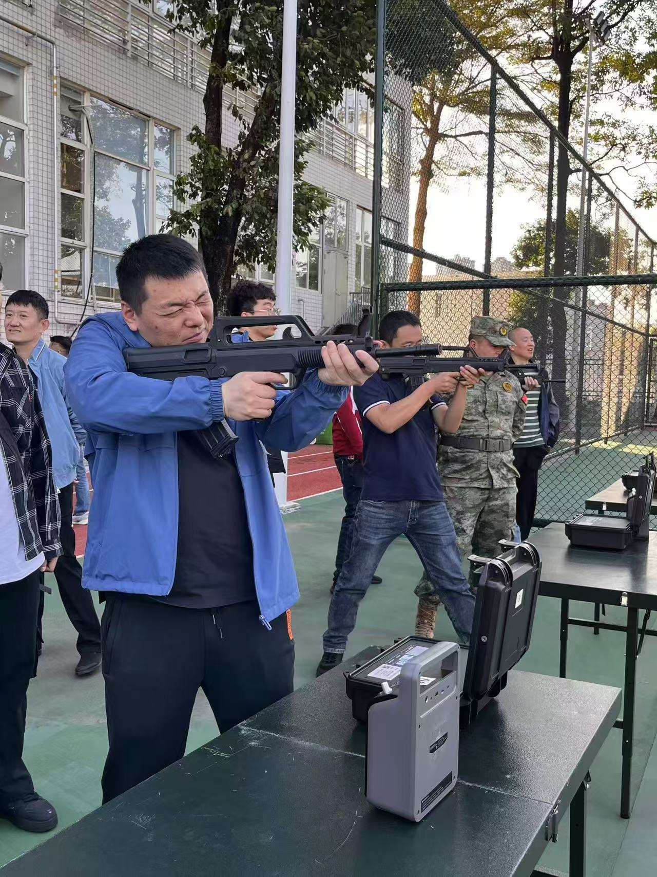 石岩街道武装部开展“爱我国防 强国复兴有我”主题党日活动
