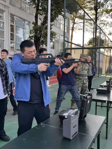 石岩街道武装部开展“爱我国防 强国复兴有我”主题党日活动