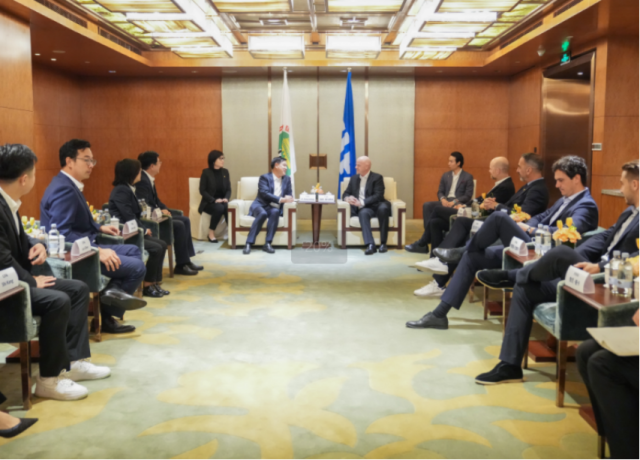 中国足球协会领导层在上海会见国际足联主席因凡蒂诺图/中国足协官网