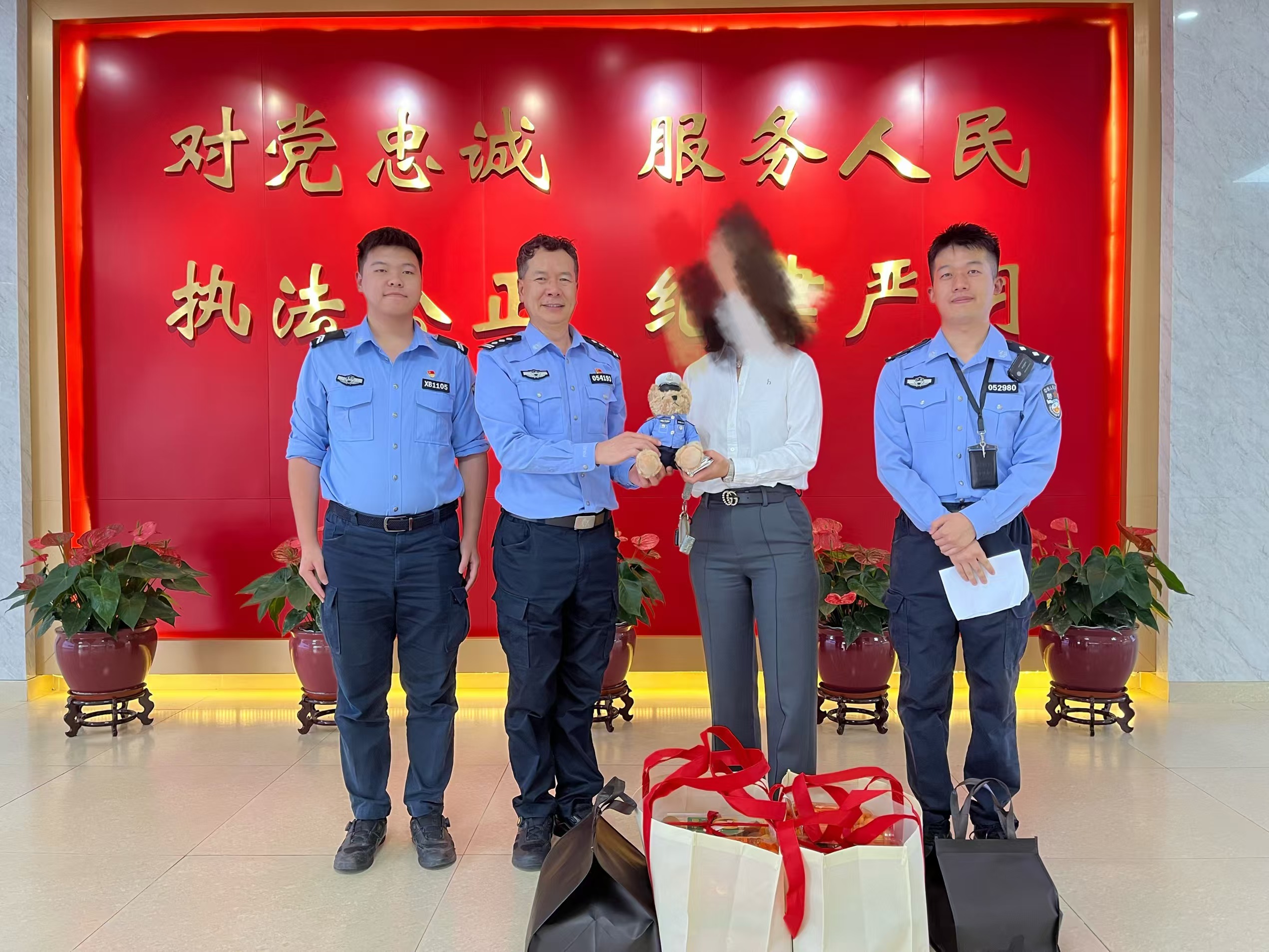 深圳女子车祸后发声：“我在崩溃边缘感受到前所未有的安全感”