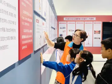 桂园街道开展“璀璨青春 禁毒护航” 禁毒宣传活动