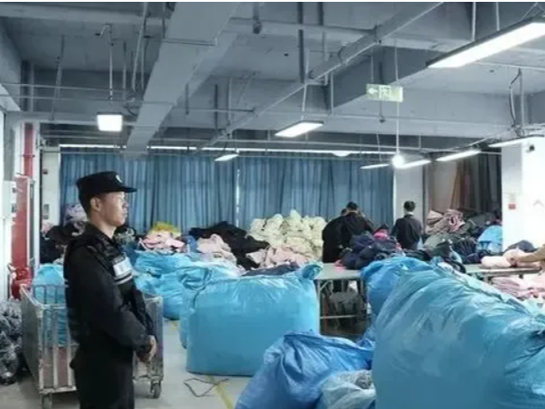 7万件羽绒服经查含绒量为0？揭露廉价羽绒服常用造假手段→