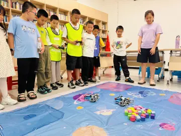 桂木园社区开展儿童WRC机器人挑战赛
