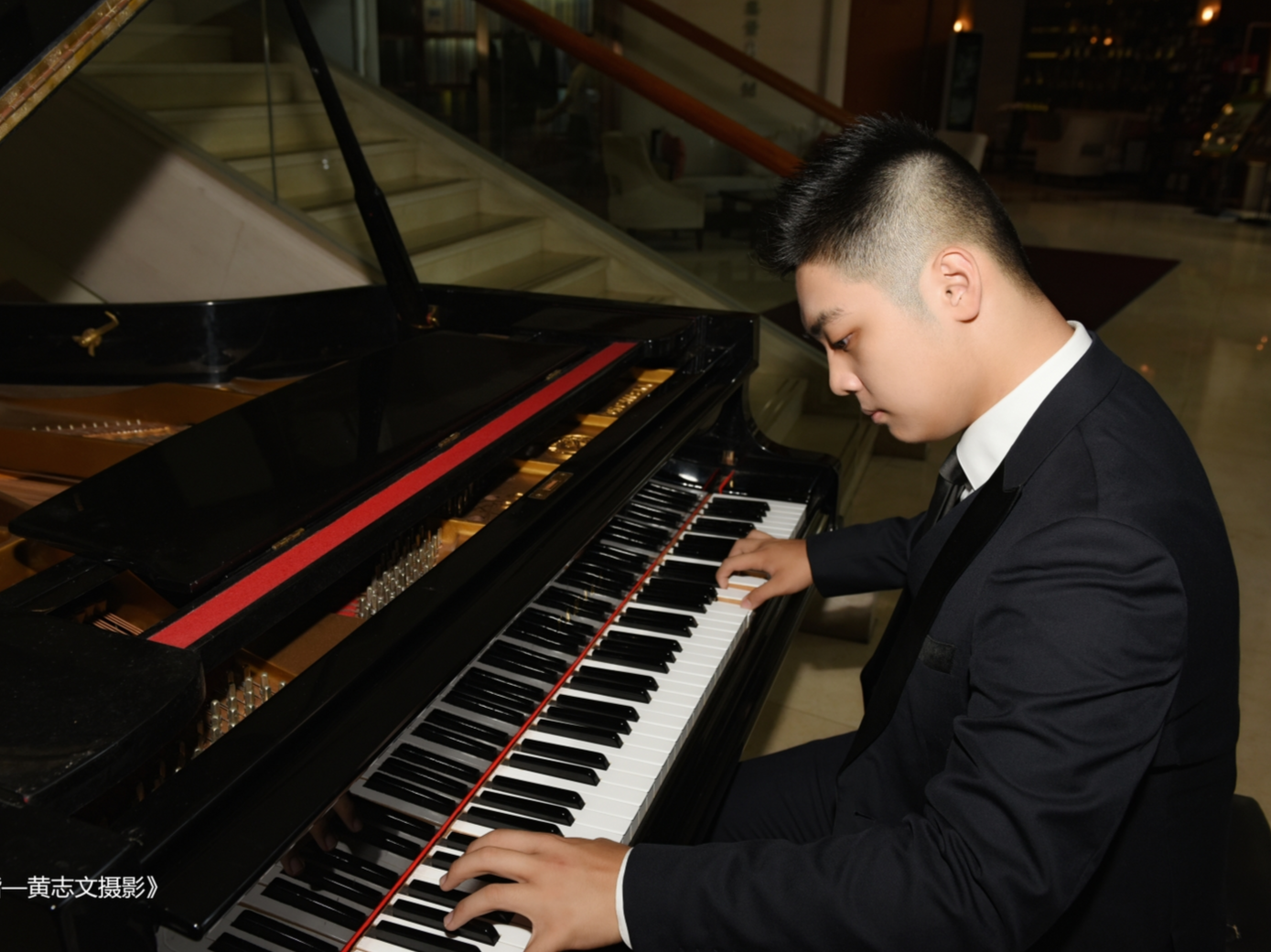 城市英雄 164期｜“00后”钢琴家刘泽锴：“音乐带给人们爱与希望”