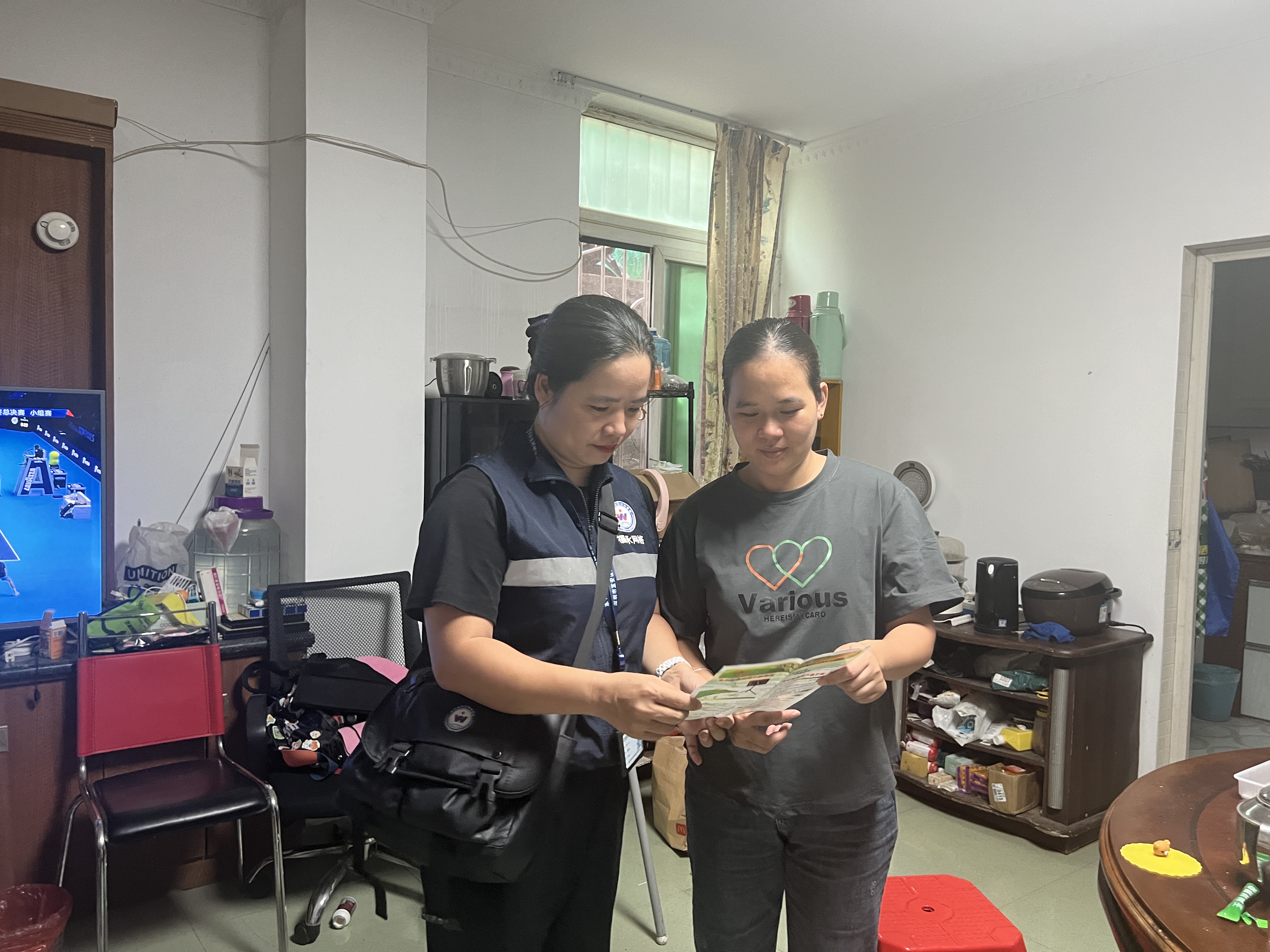 福永“微笑”网格员梁运获评市十佳网格员
