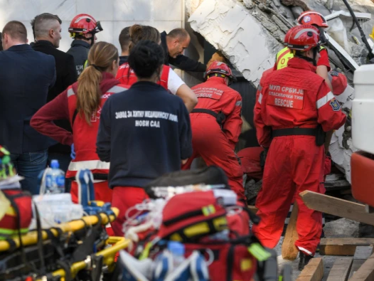 塞尔维亚火车站坍塌事故死亡人数升至11人