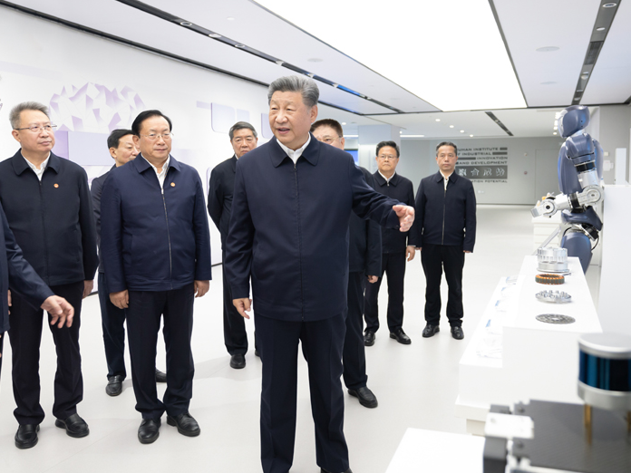 一见·从四赴光谷，读懂总书记的关切