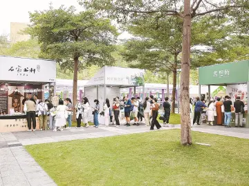 晶报特别报道 | 特别报道“书店何为”？在“书店之都”找到答案