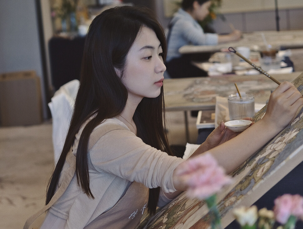 花young惠州丨“99后”仲恺女生喜爱敦煌壁画，用画笔守护传承